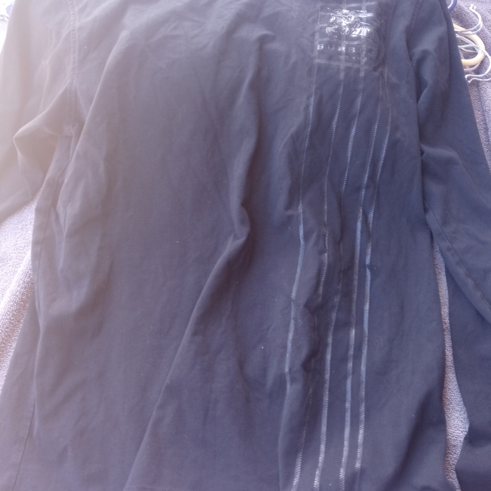 Woman's Burberry Brit black long-sleeved shirtqq